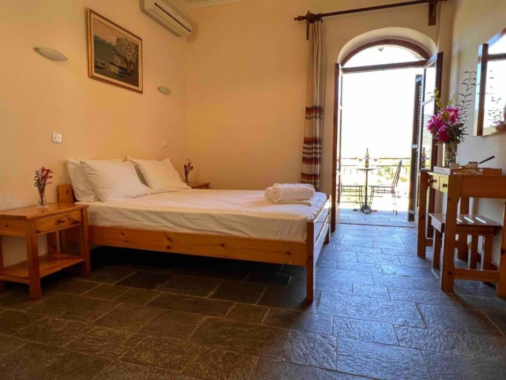 Kastro Aggeliki Apartment Kardamyli Exterior photo